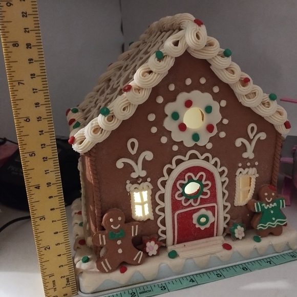 Valerie Parr Hill Gingerbread House Peppermint Candy Cane Light 9” - Picture 5 of 9